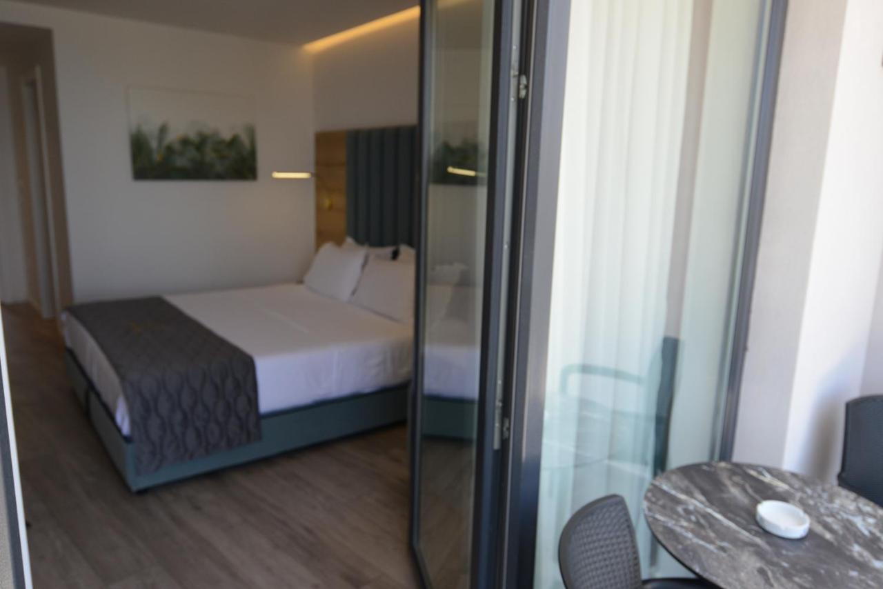 Ebbi Hotel Dhërmi Exteriér fotografie